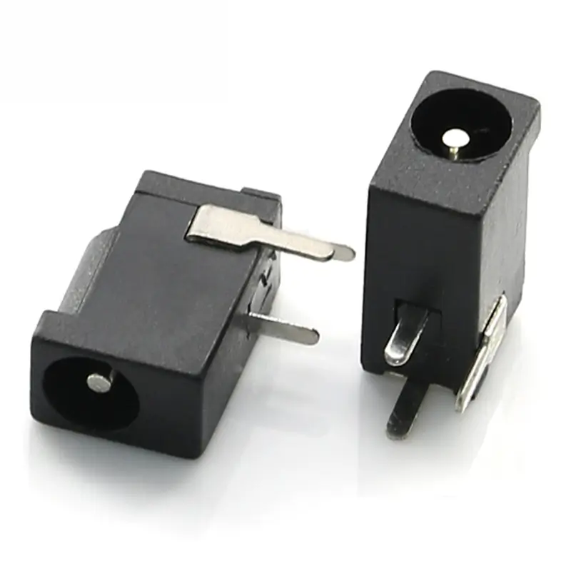 Mufe AC-DC - Mufa alimentare DC mama 3.5x1.35mm verticala pentru montare pe cablaj - IoElectronice.ro