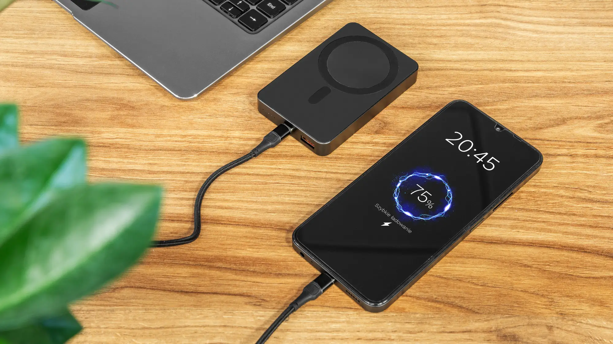 Power Bank inductie Kruger&Matz KM0912 10000mAh Li-ion Mag Safe wireless 15W / USB-C 20W / USB-A 25W – IoElectronice.ro [5]