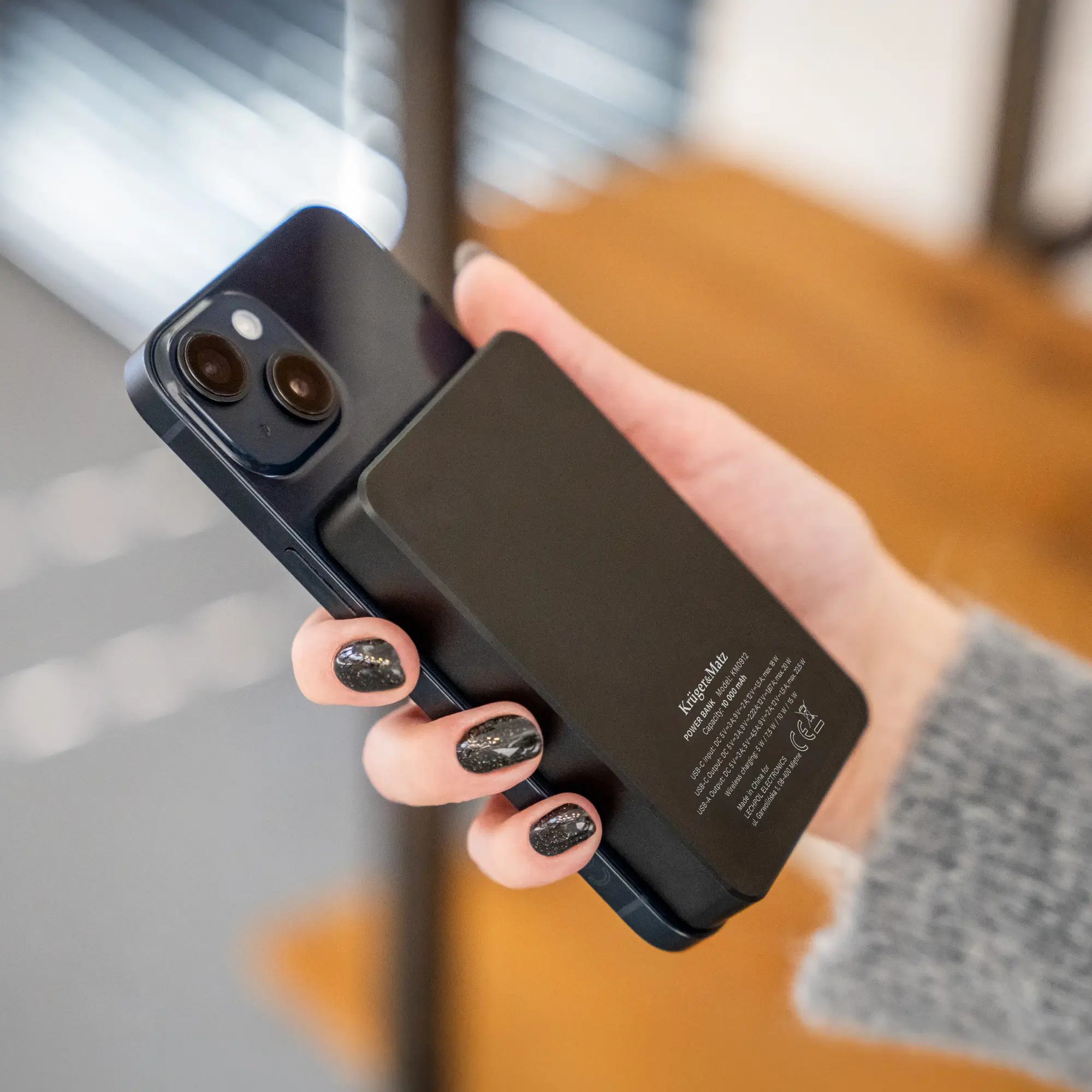 Power Bank inductie Kruger&Matz KM0912 10000mAh Li-ion Mag Safe wireless 15W / USB-C 20W / USB-A 25W – IoElectronice.ro [4]