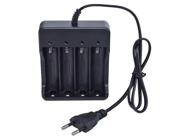 Încărcător 4x 18650 230V, 1200mA – Încărcare rapidă și sigură pentru acumulatori Li-Ion [1]