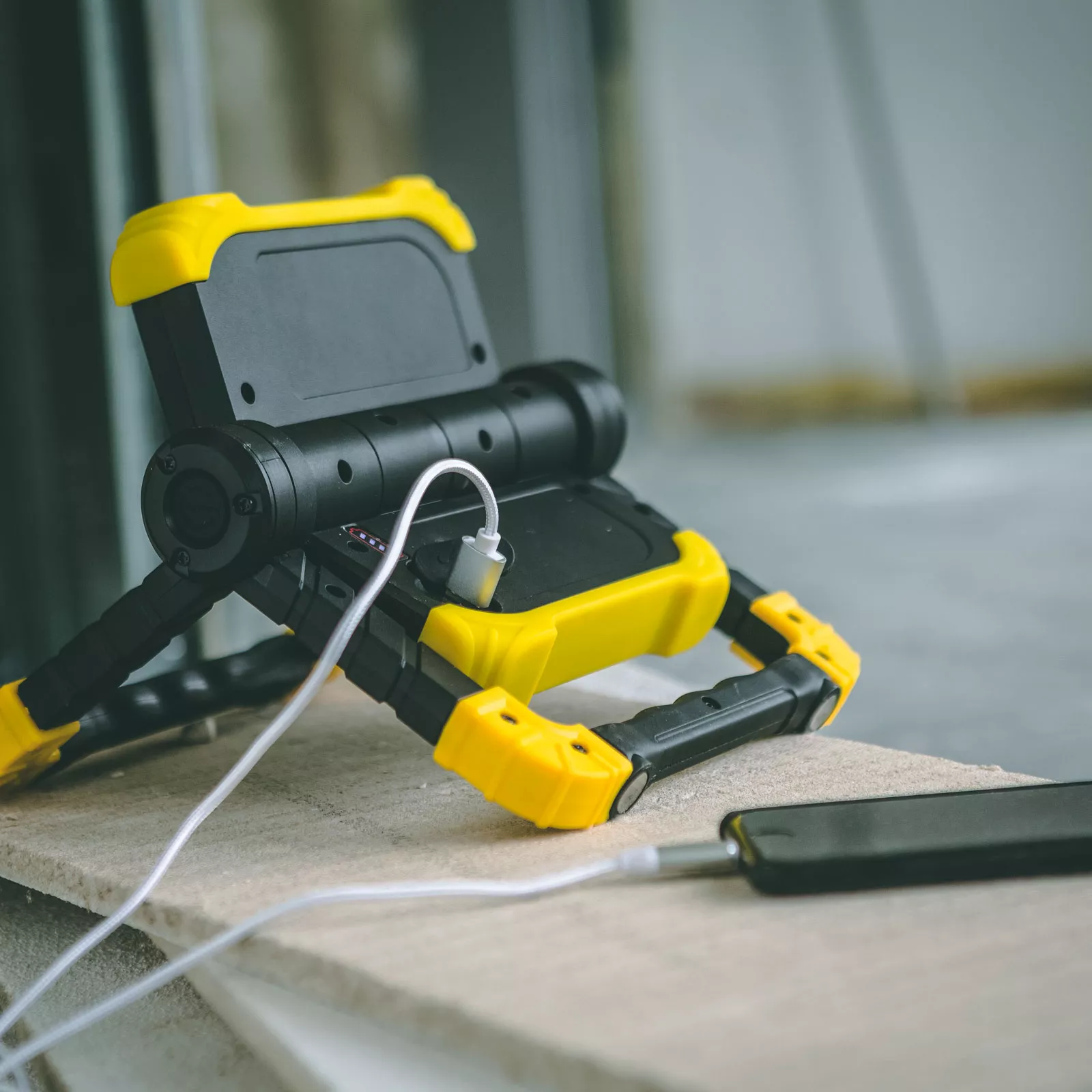 Reflector multifuncțional LED 10W 6000K acumulator 1000lm IP43 PHENOM – IoElectronice.ro [2]