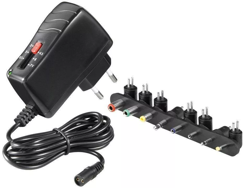 Surse-alimentatoare - Adaptor alimentator universal Goobay 3-7V 2.5A 2500mA, tensiune de ieșire ajustabilă, compatibil cu diverse dispozitive.