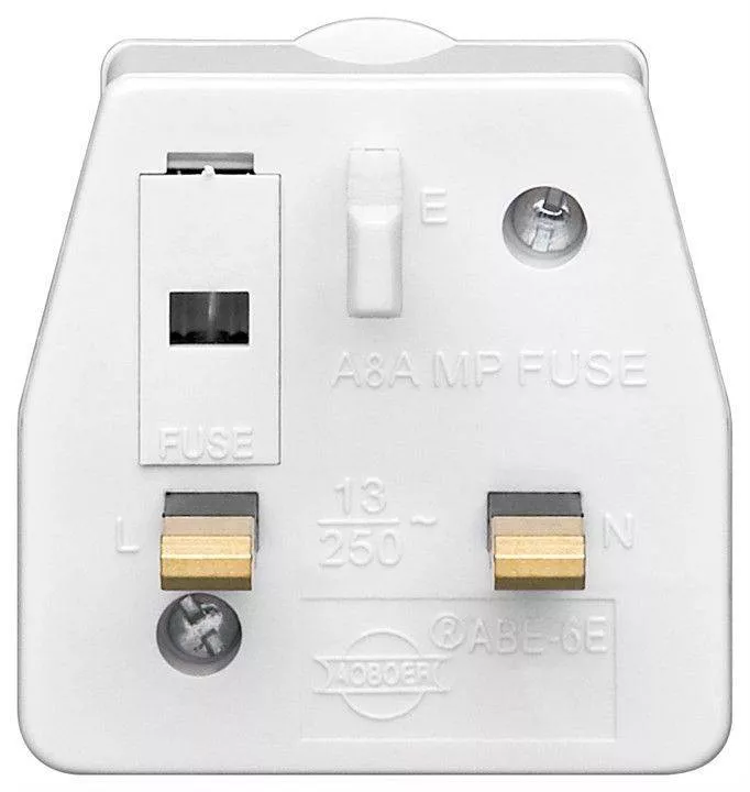 Adaptor IEC 320 C13 Schuko la UK Goobay, alb, conector Schuko tata la US mama, 24 luni garanție [1]