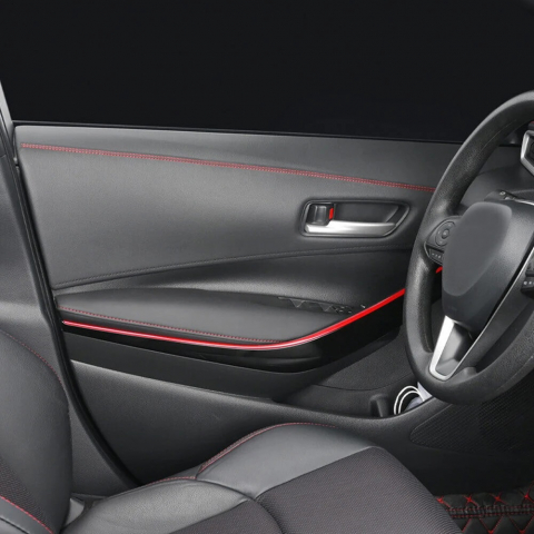 Banda decorativă pentru interior auto, piele ecologică, 2m, neagră cu cusătură roșie, ușor de instalat și elegantă [4]