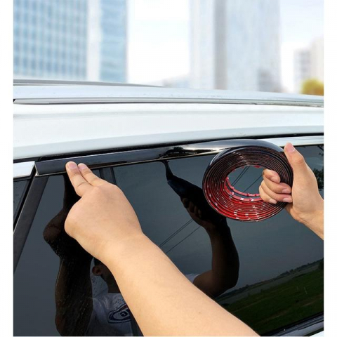 Accesorii Auto - Rola Ornament Autoadeziv Negru Lucios, 4mm x 15m – Decorare Flexibilă și Elegantă