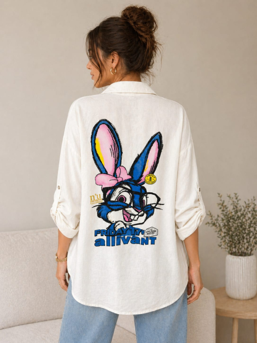 Cămașă Oversize Albă Street Bunny cu Imprimeu Grafic pe Spate - Isabellia [2]