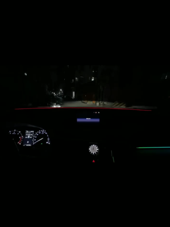 Banda LED Ambient Auto 150 cm – Control din Aplicație, Lumină Dinamică Multicoloră, Sincronizare Muzică & Voce, Montare Discretă la Bord-Parbriz – Kit complet inclus pentru instalare ușoară [7]