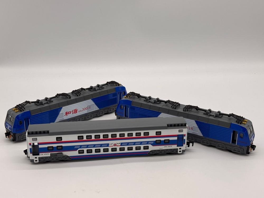 2 Locomotive Electrice cu Vagon din Metal – 70 cm Lungime Totală, Sunete și Lumini, Baterii Incluse [15]