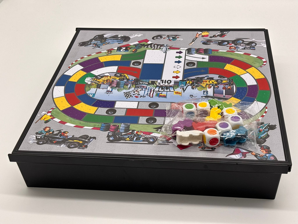 Joc de Masă Racing Game – 2-6 Jucători, Cu Mașinuțe, Zaruri Colorate și Tablă 32x32 cm, Strategie și Distracție pentru Toată Familia [4]