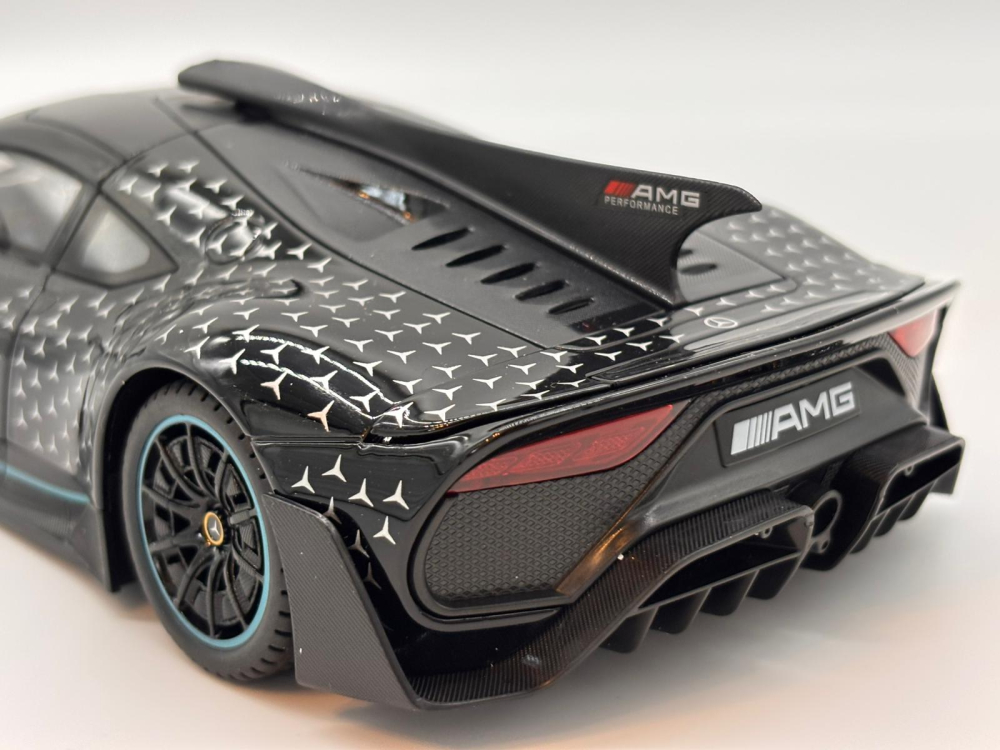 Automacheta Mercedes-Benz AMG One din Metal, 25 cm Usi si Elemente Mobile,Faruri, Stopuri si Bord Interior Luminate, Sunete Realiste, 25 cm, Volan Functional [7]