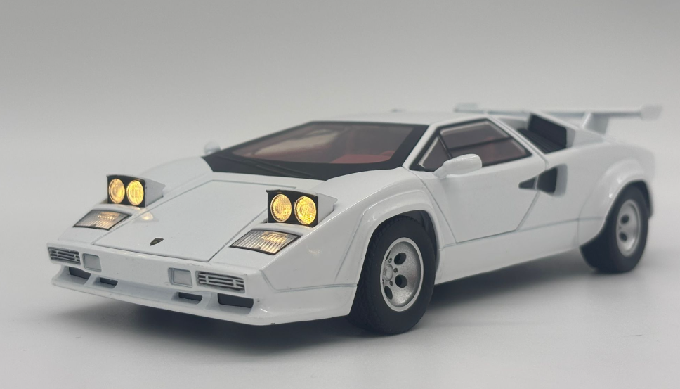 Masina din Metal Lamborghini Countach LP 5000 1:24, 18,5 cm, Se Deschide Complet, Functie Pull Back, Lumini si Sunete, Model Die-Cast de Colectie [2]