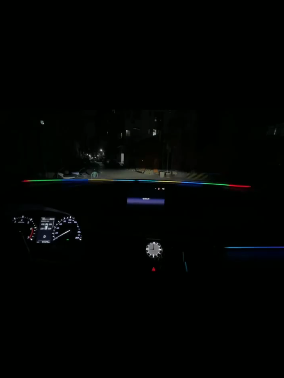 Banda LED Ambient Auto 150 cm – Control din Aplicație, Lumină Dinamică Multicoloră, Sincronizare Muzică & Voce, Montare Discretă la Bord-Parbriz – Kit complet inclus pentru instalare ușoară [6]