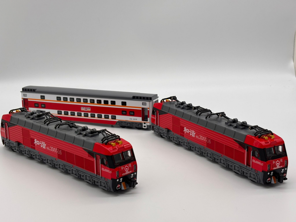 2 Locomotive Electrice cu Vagon din Metal – 70 cm Lungime Totală, Sunete și Lumini, Baterii Incluse [14]