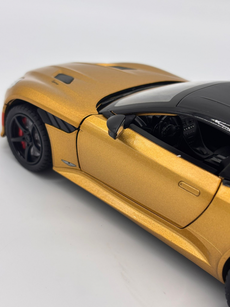 Automacheta Aston Martin DB V12, din Metal, 20 cm – Cu Lumini, Sunete, Funcție Pull-Back și Elemente Mobile [16]