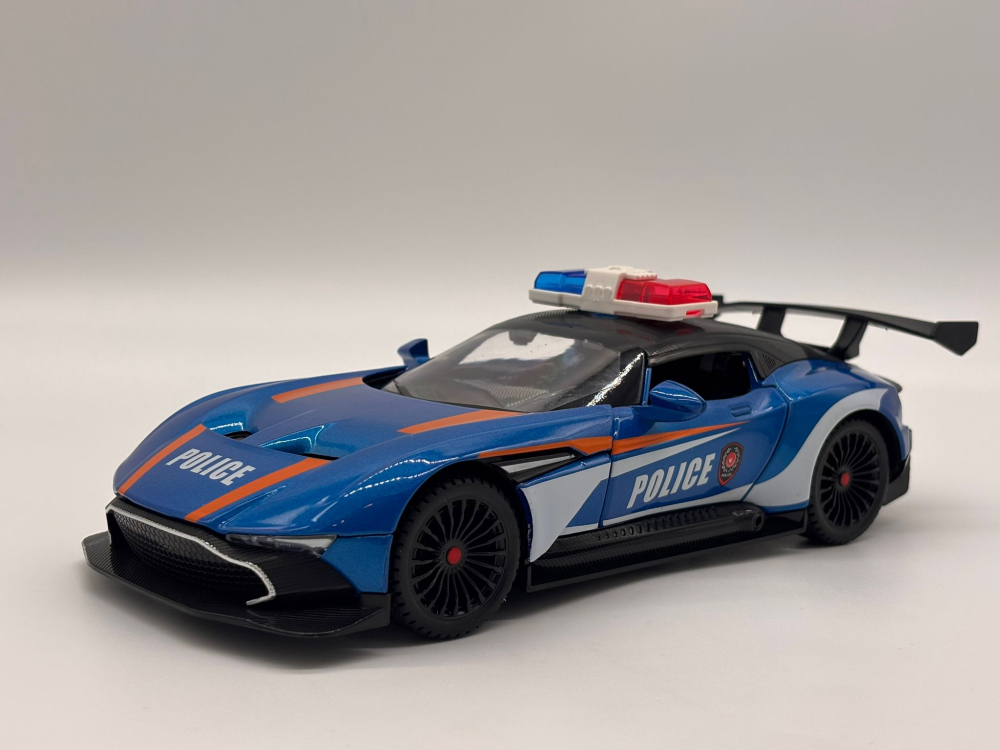 Automachetă Aston Martin Valkyrie Poliție, din Metal, 1:24, 20 cm, Funcție Pull-Back, Elemente Mobile, Sunete și Lumini [5]