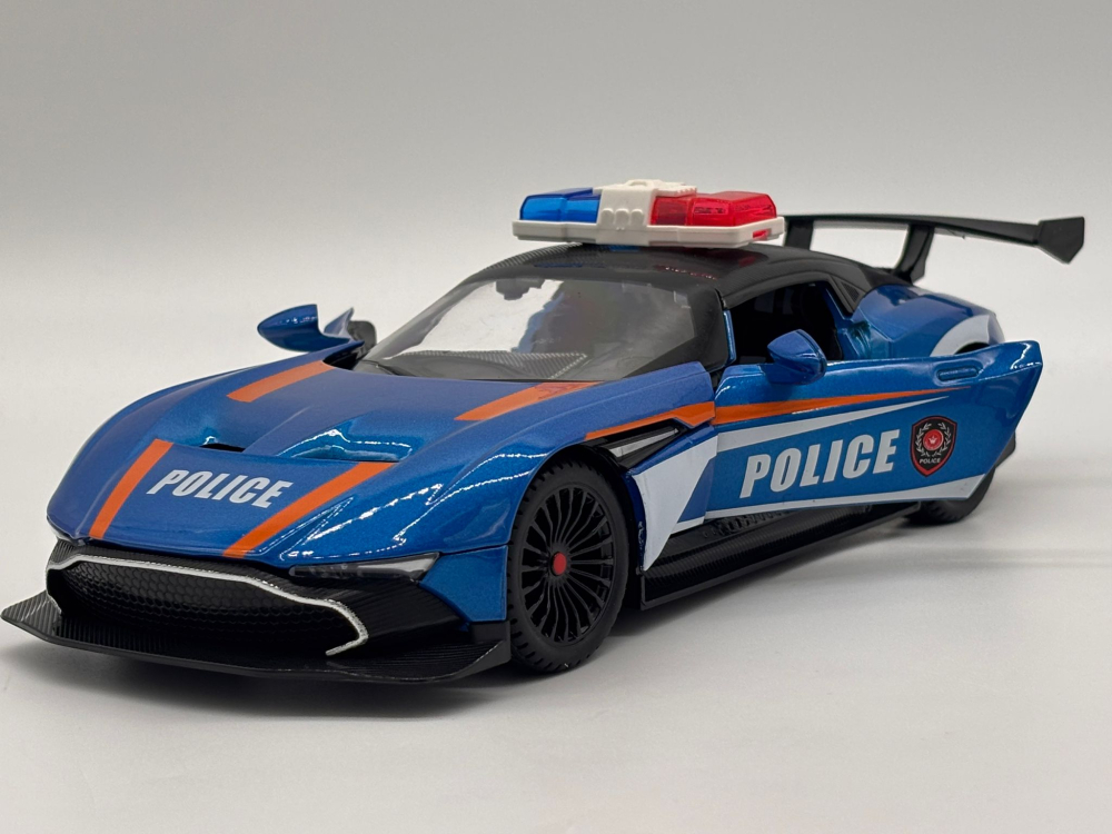 Automachetă Aston Martin Valkyrie Poliție, din Metal, 1:24, 20 cm, Funcție Pull-Back, Elemente Mobile, Sunete și Lumini [12]
