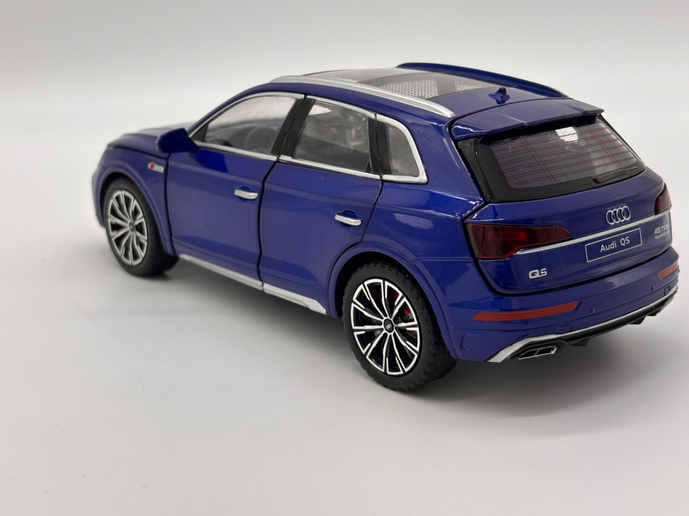 Automacheta Audi Q5 S-Line 45 TFSI, din Metal – 20,5 cm, cu Funcție Pull-Back, Sunete, Lumini și Elemente Mobile [8]