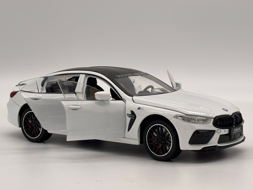 Automachetă BMW M8 Competition Pachet MANHART din Metal, 1:24, Fum pe Bază de Apă, Funcție Pull-Back, Uși, Capotă și Portbagaj Deschizătoare, Lumină și Sunet, 21 cm [12]