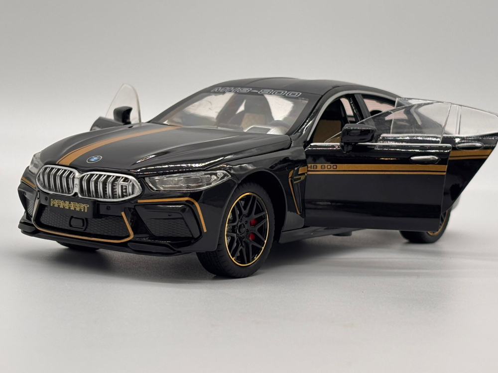 Automachetă BMW M8 Competition Pachet MANHART din Metal, 1:24, Fum pe Bază de Apă, Funcție Pull-Back, Uși, Capotă și Portbagaj Deschizătoare, Lumină și Sunet, 21 cm [9]
