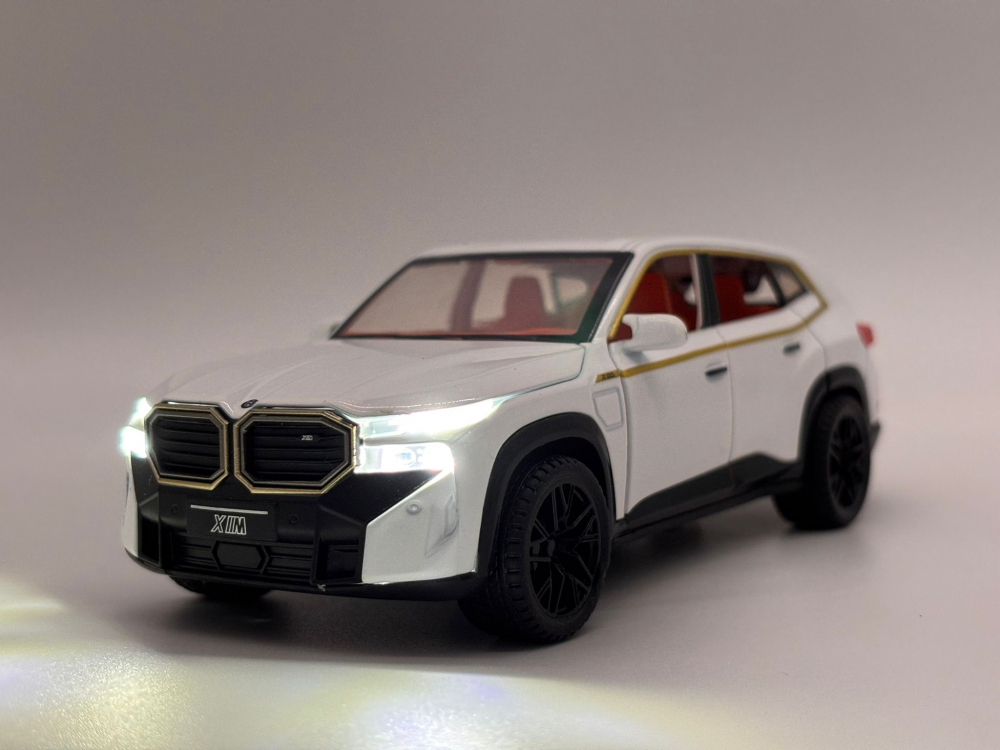 Automacheta BMW XM, din Metal, cu Sunete, Lumini, Elemente Mobile, 15 cm [2]