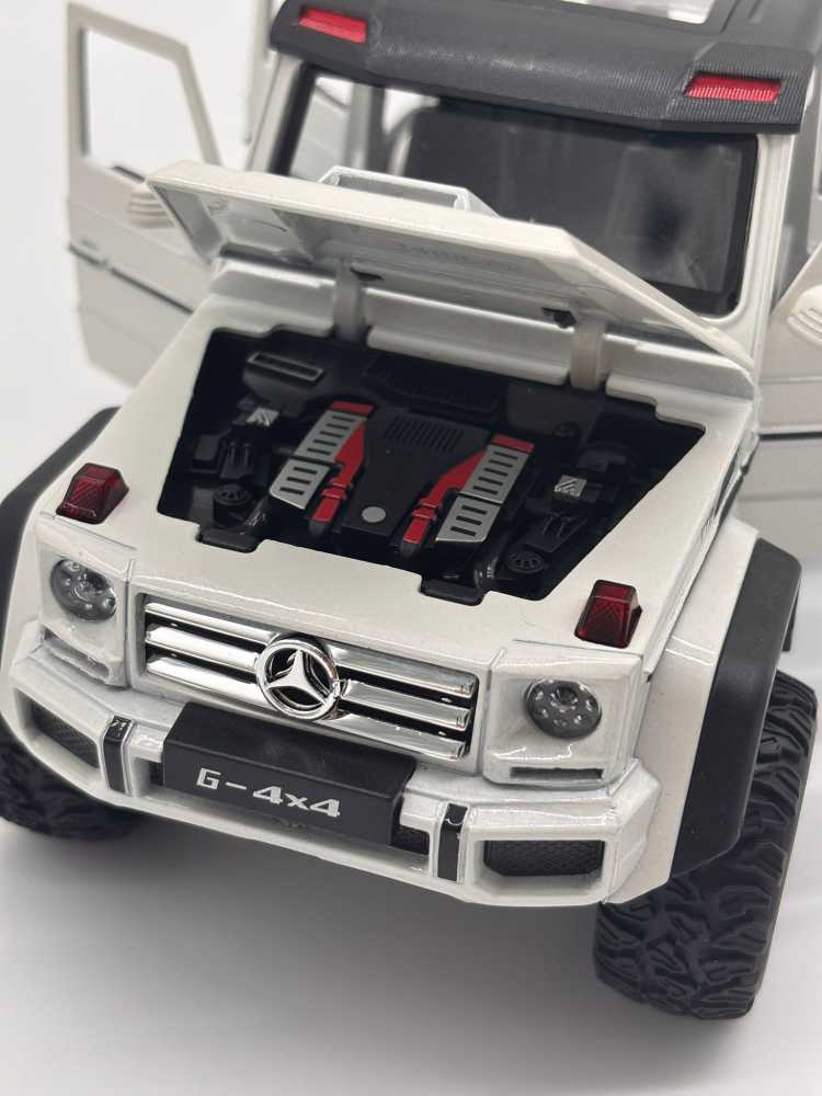 Automacheta Mercedes-Benz G Class V12, din Metal cu Fum pe baza de Apă, Sunete, Elemente Mobile, Lumini și Funcție Pull-Back – 20 cm [15]