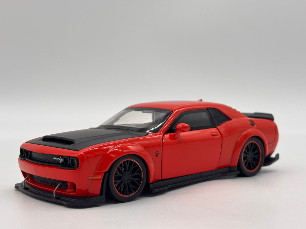 Automachetă Dodge Challenger Hellcat SRT din Metal, 1:32, Funcție Pull-Back, Uși, Capotă și Portbagaj Deschizătoare, Sunete și Lumini, 15.5 cm [8]