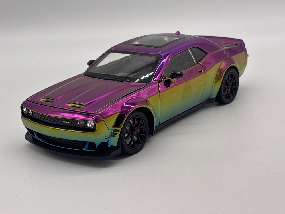 Automachetă Dodge Challenger SRT din Metal, 1:24, Funcție Pull-Back, Uși, Capotă și Portbagaj Deschizătoare, Sunete și Lumini, 20cm [10]