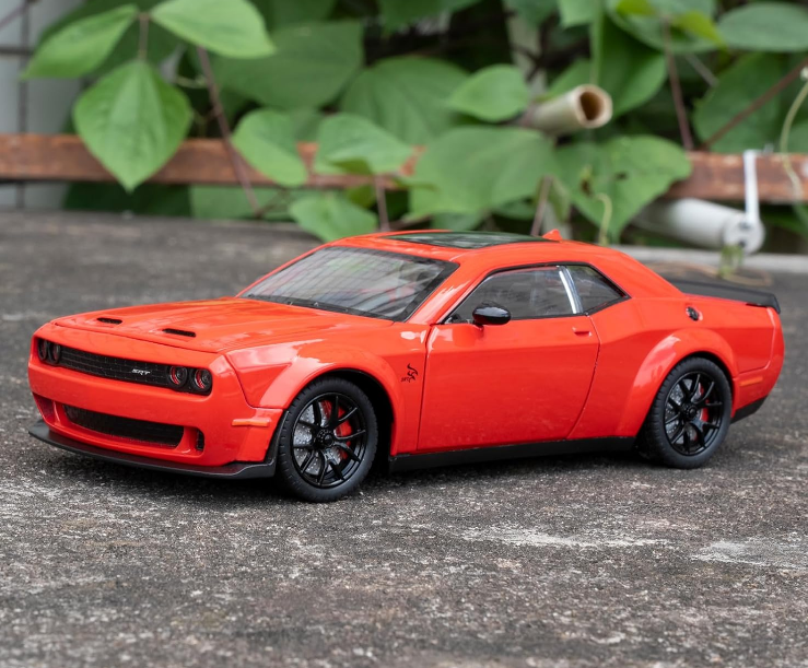 Automachetă Dodge Challenger SRT din Metal, 1:24, Funcție Pull-Back, Uși, Capotă și Portbagaj Deschizătoare, Sunete și Lumini, 20cm [4]