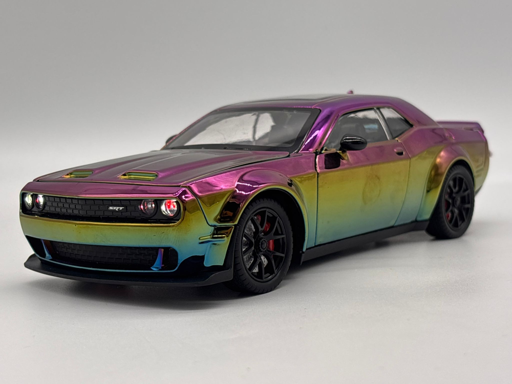 Automachetă Dodge Challenger SRT din Metal, 1:24, Funcție Pull-Back, Uși, Capotă și Portbagaj Deschizătoare, Sunete și Lumini, 20cm [5]