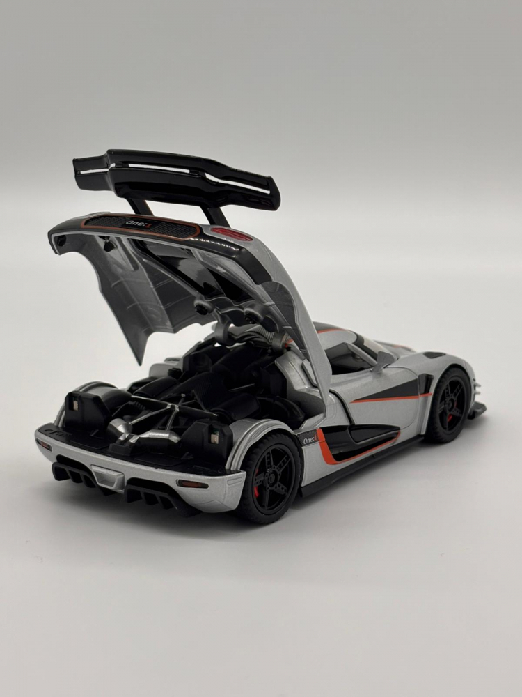 Automacheta Koenigsegg One – Metalică, 15 cm, cu Funcție Pull-Back, Uși și Elemente Mobile, Sunete și Lumini Realistice [4]