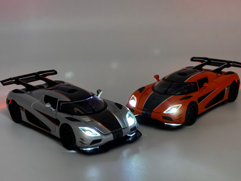 Automacheta Koenigsegg One – Metalică, 15 cm, cu Funcție Pull-Back, Uși și Elemente Mobile, Sunete și Lumini Realistice [12]