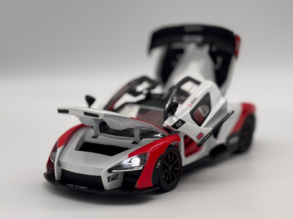 Automachetă McLaren Senna GTR din Metal, 1:24, Funcție Pull-Back, Uși, Capotă și Portbagaj Deschizătoare, Sunete și Lumini, 20 cm [7]