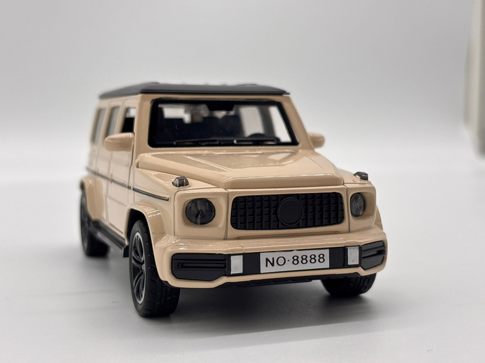 Automachetă Mercedes G-Class din Metal, 1:32, Funcție Pull-Back, Uși și Portbagaj Deschizătoare, Faruri Funcționale, 16 cm [4]