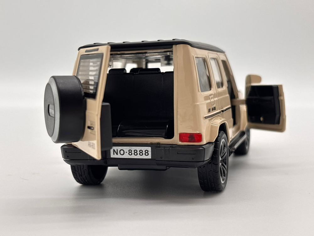 Automachetă Mercedes G-Class din Metal, 1:32, Funcție Pull-Back, Uși și Portbagaj Deschizătoare, Faruri Funcționale, 16 cm [8]