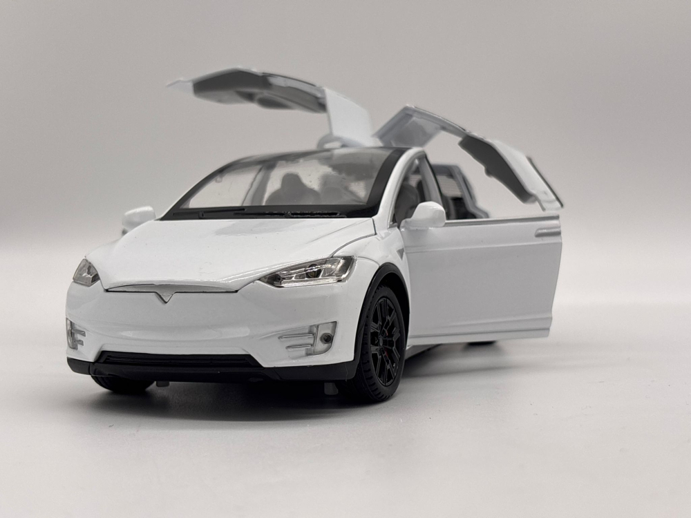 Automachetă Tesla Model X din Metal, cu Telecomandă, Fum pe Bază de Apă, Lumină și Sunet, Acumulator Inclus [5]