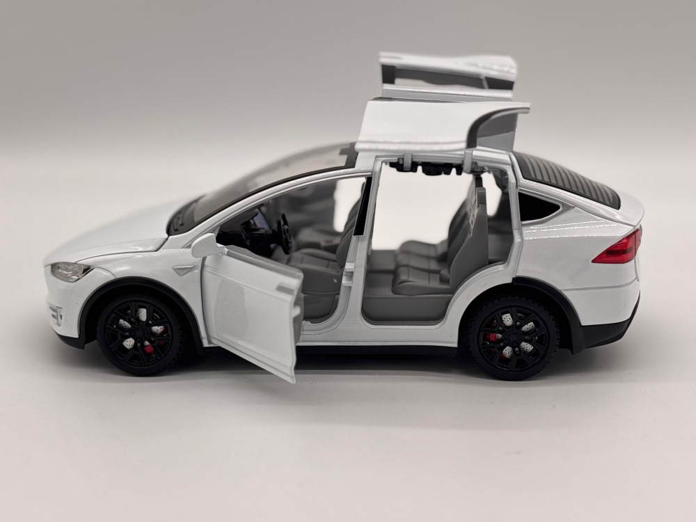 Automachetă Tesla Model X din Metal, cu Telecomandă, Fum pe Bază de Apă, Lumină și Sunet, Acumulator Inclus [3]