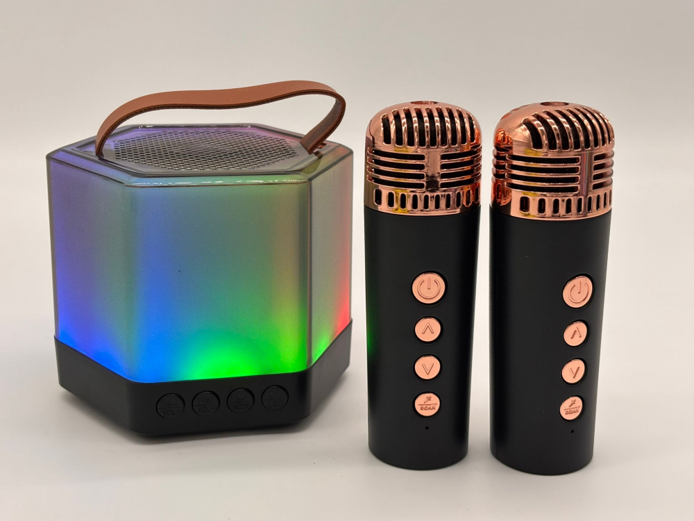 Boxă Karaoke RGB cu 2 Microfoane Wireless – Model Q-7, TF Card, USB, Bluetooth – Sunet Puternic și Efecte de Lumini [8]