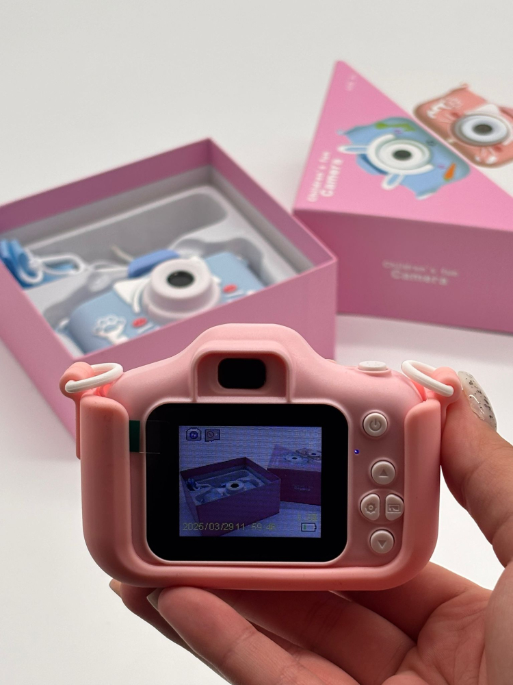 Cameră Foto Digitală pentru Copii, cu Husă Detasabilă, Suport Micro Card SD,Cablu USB și Agățătoare Tip Breloc, Jocuri Snake și Tetris, Funcție Selfie, Muzică și Fotografiere [14]