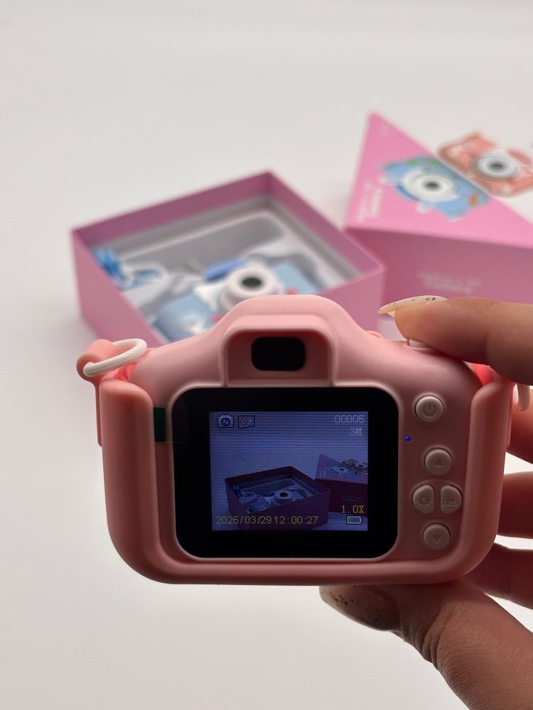 Cameră Foto Digitală pentru Copii, cu Husă Detasabilă, Suport Micro Card SD,Cablu USB și Agățătoare Tip Breloc, Jocuri Snake și Tetris, Funcție Selfie, Muzică și Fotografiere [11]