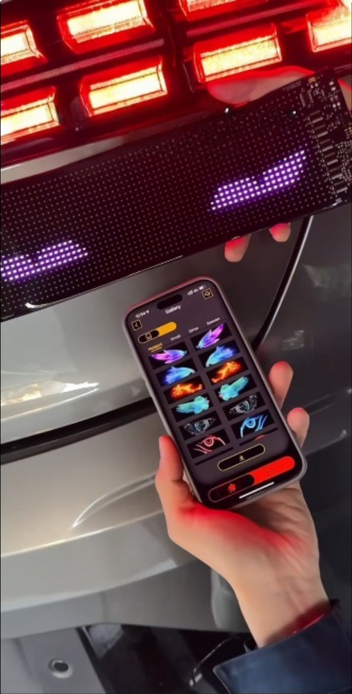 Display LED Animat Auto, Control prin Aplicație LOY SPACE (iOS & Android), Lipire pe Geam, Ochi, Text și Poze Personalizate și Altele [2]