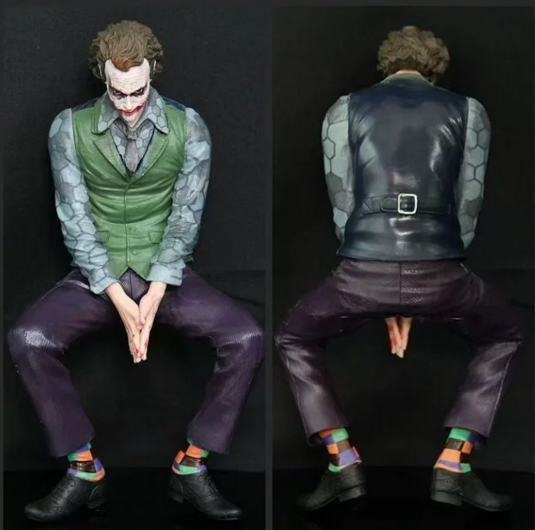 Figurina Joker 24cm – Suport Inclus, Ideală pentru Mașină, Birou sau Carcasa PC – Mască Inclusă [8]
