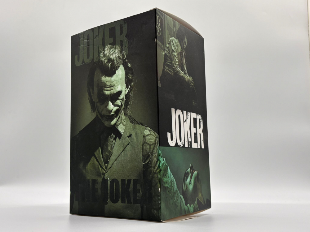 Figurina Joker 24cm – Suport Inclus, Ideală pentru Mașină, Birou sau Carcasa PC – Mască Inclusă [13]