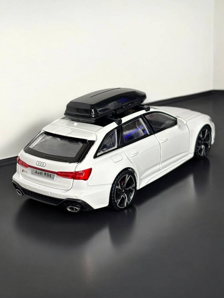 Macheta Audi RS6, Portbagaj Detasabil, Faruri si Stopuri Luminoase, din Metal, cu Lumini si Sunete realistice de Motor si Alarma, Volan Functional, cu Functie Pull-Back, cu Functie de Deschidere a Usi [16]