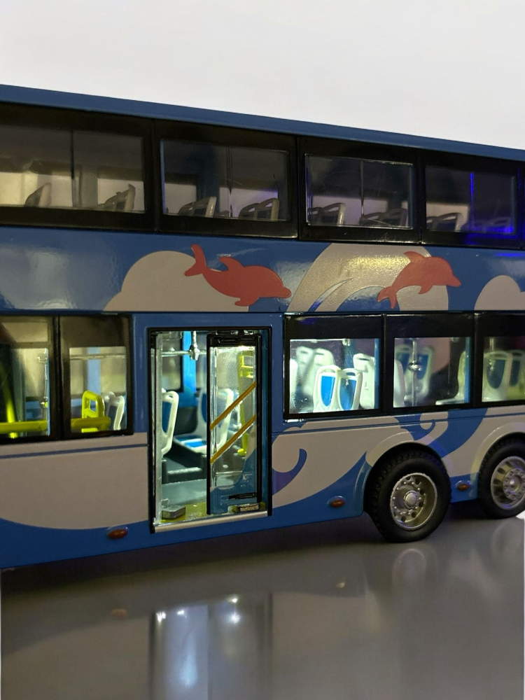 Macheta Autobuz, din Metal, cu Lumini Ambientale in Interior si Sunete realistice de Motor si Alarma, cu Functie Pull-Back, cu Functie de Deschidere a Usilor [11]