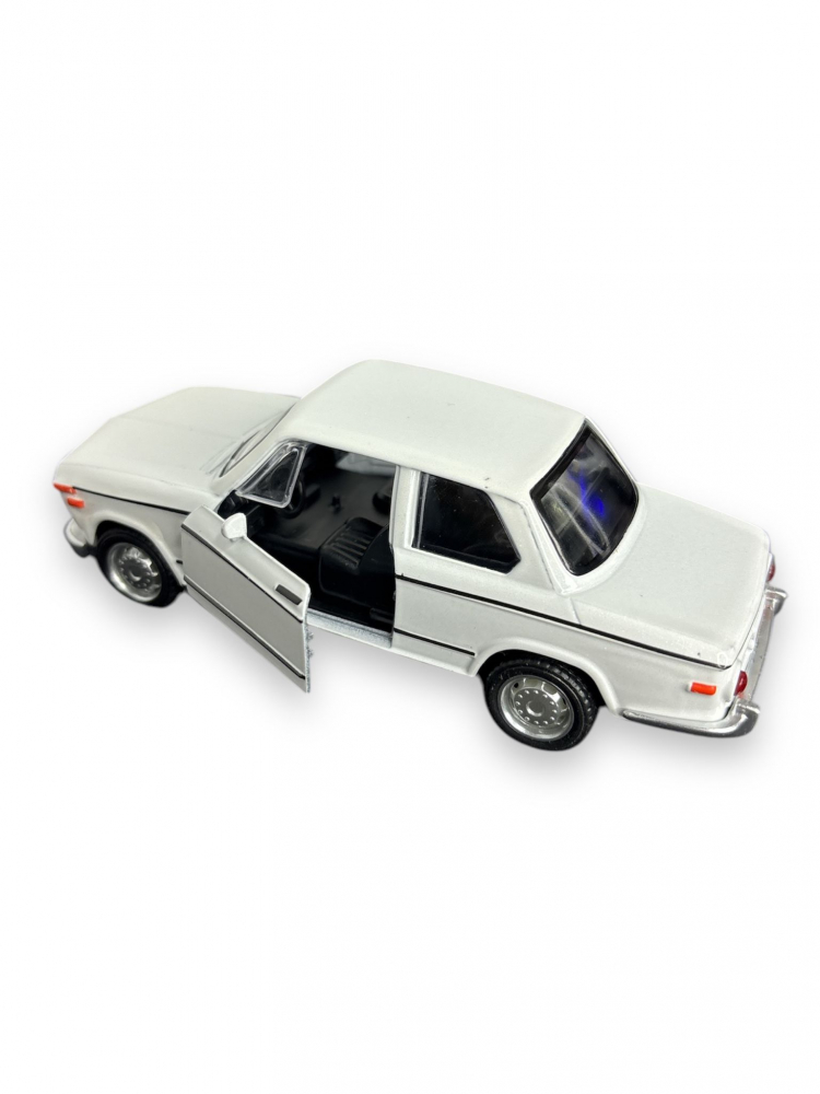 Macheta BMW 2002, din Metal, cu Lumini si Sunete realistice de Motor si Alarma, cu Functie Pull-Back, cu Functie de Deschidere a Usilor - Alb [3]