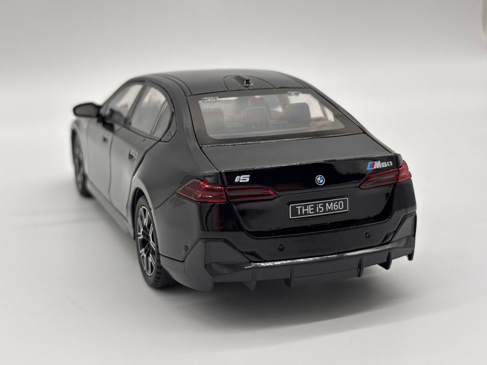 Macheta BMW i5 M60 din Metal – 20,5 cm, cu Sunete, Lumini, Funcție Pull-Back și Roți Direcționabile [10]