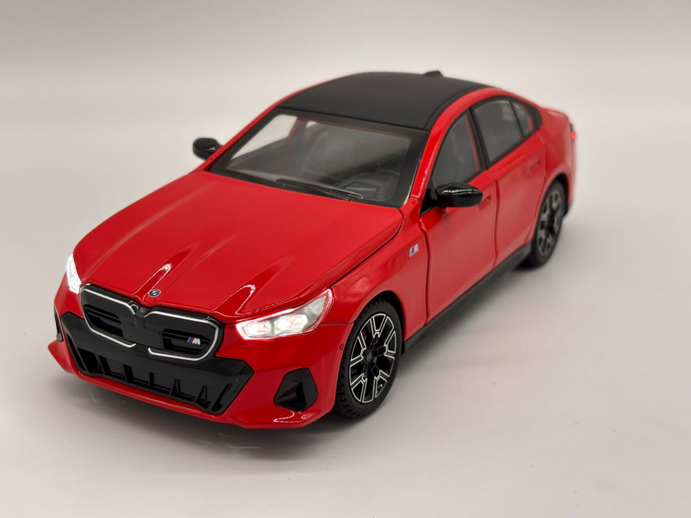 Macheta BMW i5 M60 din Metal – 20,5 cm, cu Sunete, Lumini, Funcție Pull-Back și Roți Direcționabile [12]