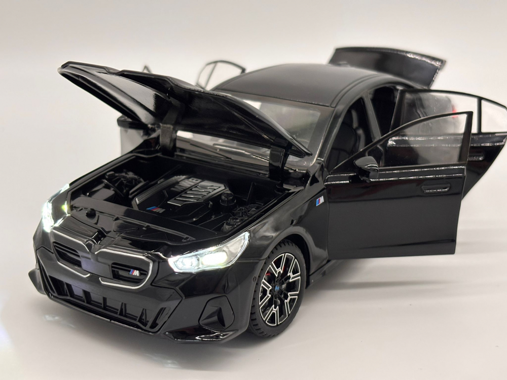 Macheta BMW i5 M60 din Metal – 20,5 cm, cu Sunete, Lumini, Funcție Pull-Back și Roți Direcționabile [21]