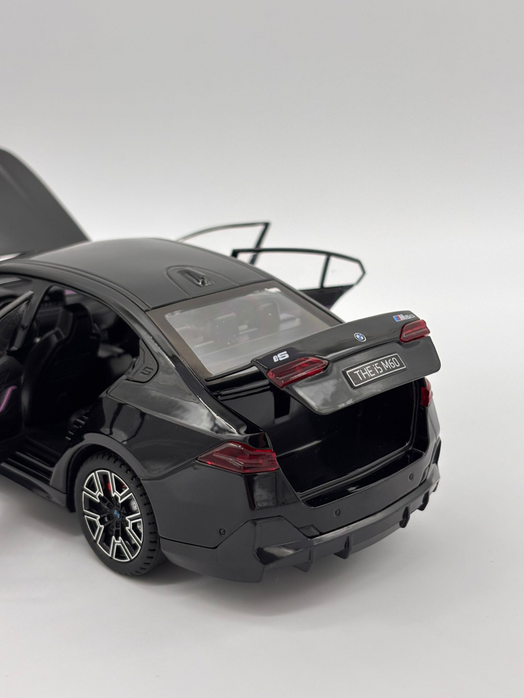 Macheta BMW i5 M60 din Metal – 20,5 cm, cu Sunete, Lumini, Funcție Pull-Back și Roți Direcționabile [19]