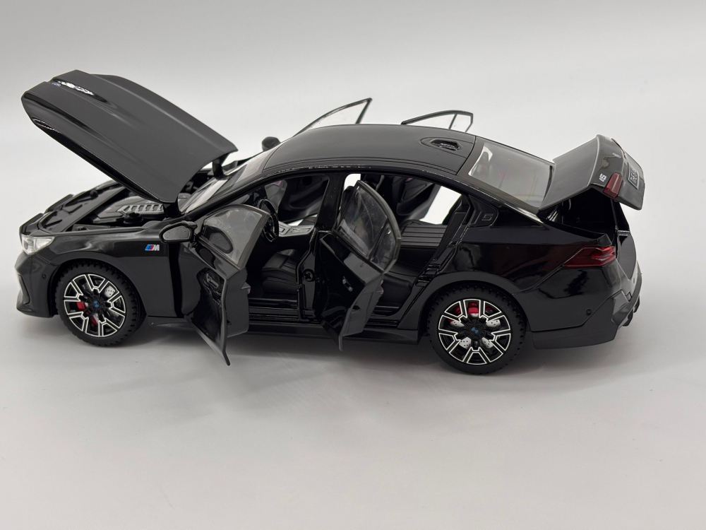 Macheta BMW i5 M60 din Metal – 20,5 cm, cu Sunete, Lumini, Funcție Pull-Back și Roți Direcționabile [16]